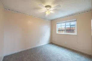 8704 Pacific Hills Way, Sacramento, CA 95828 - Photo 16