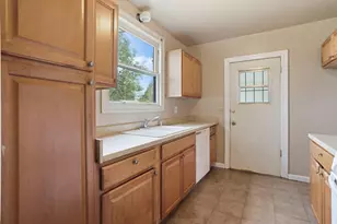 1543 Oxford Way, Stockton, CA 95204 - Photo 12