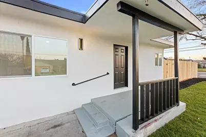 864 W 5th Street, Stockton, CA 95206 - Photo 2