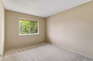 8275 La Riviera Dr, Sacramento, CA 95826 - Photo 32