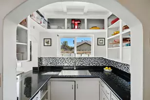 4037 42nd St, Sacramento, CA 95820 - Photo 12