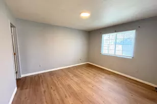 9566 Emerald Park Dr, Elk Grove, CA 95624 - Photo 14