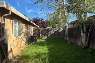 9566 Emerald Park Dr, Elk Grove, CA 95624 - Photo 20