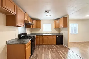 9566 Emerald Park Dr, Elk Grove, CA 95624 - Photo 12