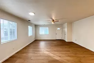 9566 Emerald Park Dr, Elk Grove, CA 95624 - Photo 6