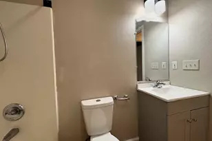 9566 Emerald Park Dr, Elk Grove, CA 95624 - Photo 14