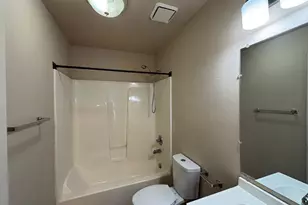 9566 Emerald Park Dr, Elk Grove, CA 95624 - Photo 16