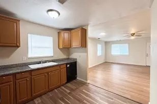 9566 Emerald Park Dr, Elk Grove, CA 95624 - Photo 8