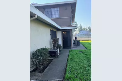 7304 Franklin Boulevard #3, Sacramento, CA 95823 - Photo 2