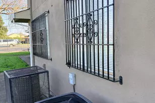 7304 Franklin Blvd, Sacramento, CA 95823 - Photo 4