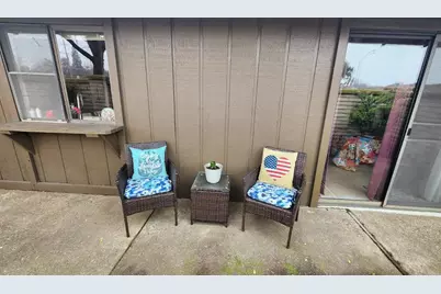 2441 W Elm, Lodi, CA 95242 - Photo 16