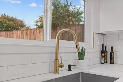 7045 Flanders Way, Sacramento, CA 95842 - Photo 10