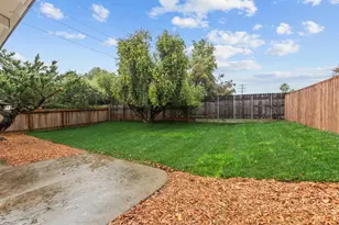 7045 Flanders Way, Sacramento, CA 95842 - Photo 24