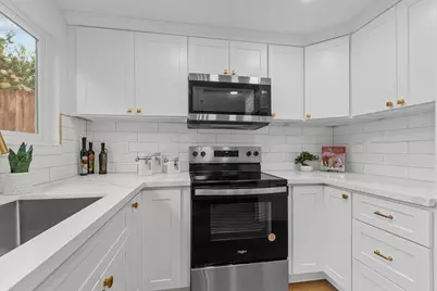 7045 Flanders Way, Sacramento, CA 95842 - Photo 12