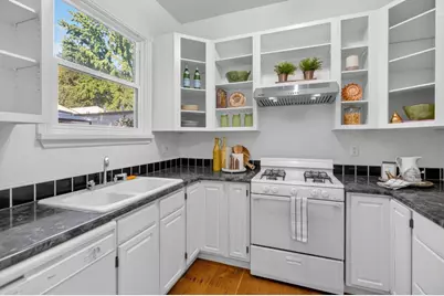 811 18th Street, Sacramento, CA 95811 - Photo 16