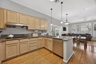 308 Comstock Ct, Roseville, CA 95747 - Photo 2