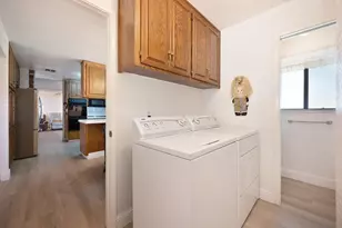 8798 Caselman Rd, Sacramento, CA 95828 - Photo 20