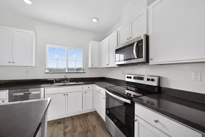 7816 Dracut Drive, Elk Grove, CA 95758 - Photo 18