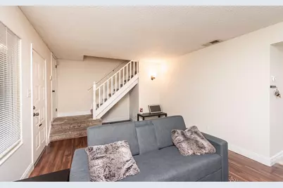 8845 La Riviera Drive #C, Sacramento, CA 95826 - Photo 2