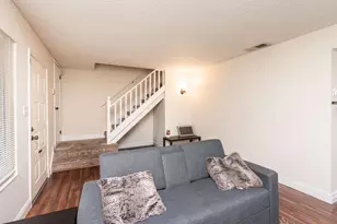 8845 La Riviera Dr, Sacramento, CA 95826 - Photo 2