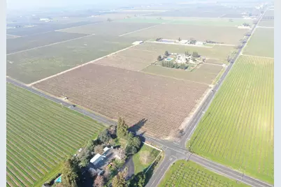 3155 W Woodbridge Road, Lodi, CA 95242 - Photo 2