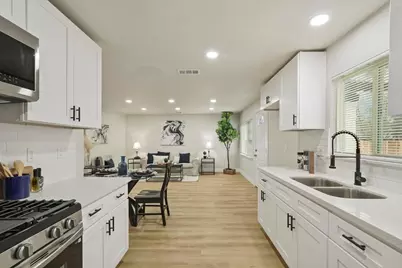 2415 E Taylor Street, Stockton, CA 95205 - Photo 8