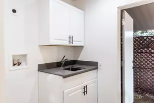 Dias, Sacramento, CA 95823 - Photo 36