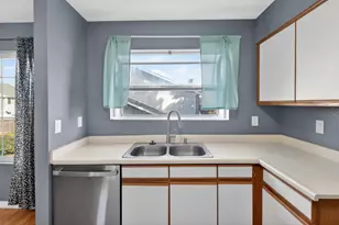 7402 Kallie Kay Ln, Sacramento, CA 95823 - Photo 22