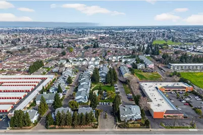 7402 Kallie Kay Ln, Sacramento, CA 95823 - Photo 32