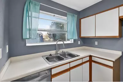 7402 Kallie Kay Ln, Sacramento, CA 95823 - Photo 10