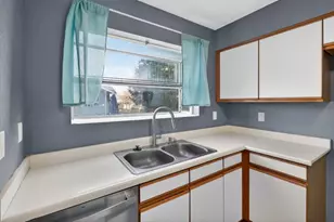 7402 Kallie Kay Ln, Sacramento, CA 95823 - Photo 10