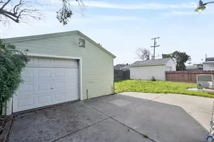 1768 Country Club Blvd, Stockton, CA 95204 - Photo 4