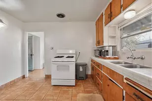 1768 Country Club Blvd, Stockton, CA 95204 - Photo 14