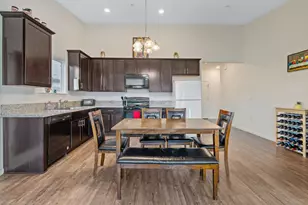 1237 E Orange St, Avenal, CA 93204 - Photo 10