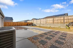 1237 E Orange St, Avenal, CA 93204 - Photo 24