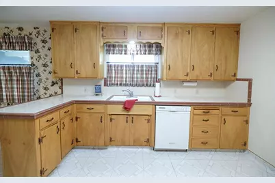 909 Mount Vernon Drive, Modesto, CA 95350 - Photo 18