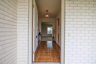 909 Mt Vernon Dr, Modesto, CA 95350 - Photo 2