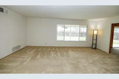 909 Mount Vernon Drive, Modesto, CA 95350 - Photo 4