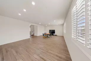 3052 Russos Dr, Manteca, CA 95337 - Photo 6