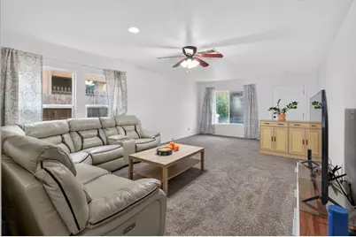 8877 Amberjack Way, Sacramento, CA 95828 - Photo 8