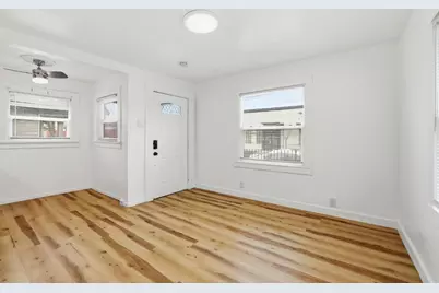 702 Dixieanne Avenue, Sacramento, CA 95815 - Photo 36