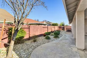 9644 Oakham Way, Elk Grove, CA 95757 - Photo 40