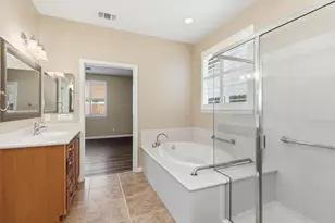 9644 Oakham Way, Elk Grove, CA 95757 - Photo 32