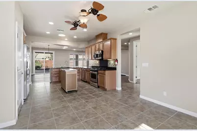 9644 Oakham Way, Elk Grove, CA 95757 - Photo 18