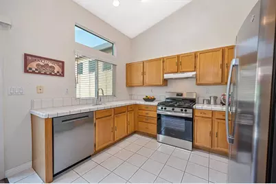 9448 Plainoak Way, Elk Grove, CA 95758 - Photo 14