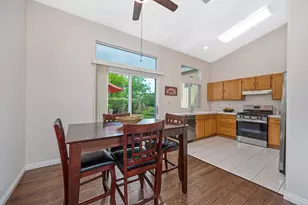 9448 Plainoak Way, Elk Grove, CA 95758 - Photo 12