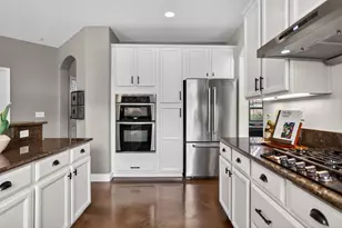 701 Rolling Green Dr, West Sacramento, CA 95605 - Photo 12