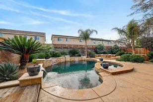 701 Rolling Green Dr, West Sacramento, CA 95605 - Photo 4