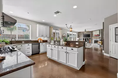 701 Rolling Green Drive, West Sacramento, CA 95605 - Photo 10