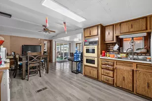 7552 Red Bud Ln, Sacramento, CA 95828 - Photo 12